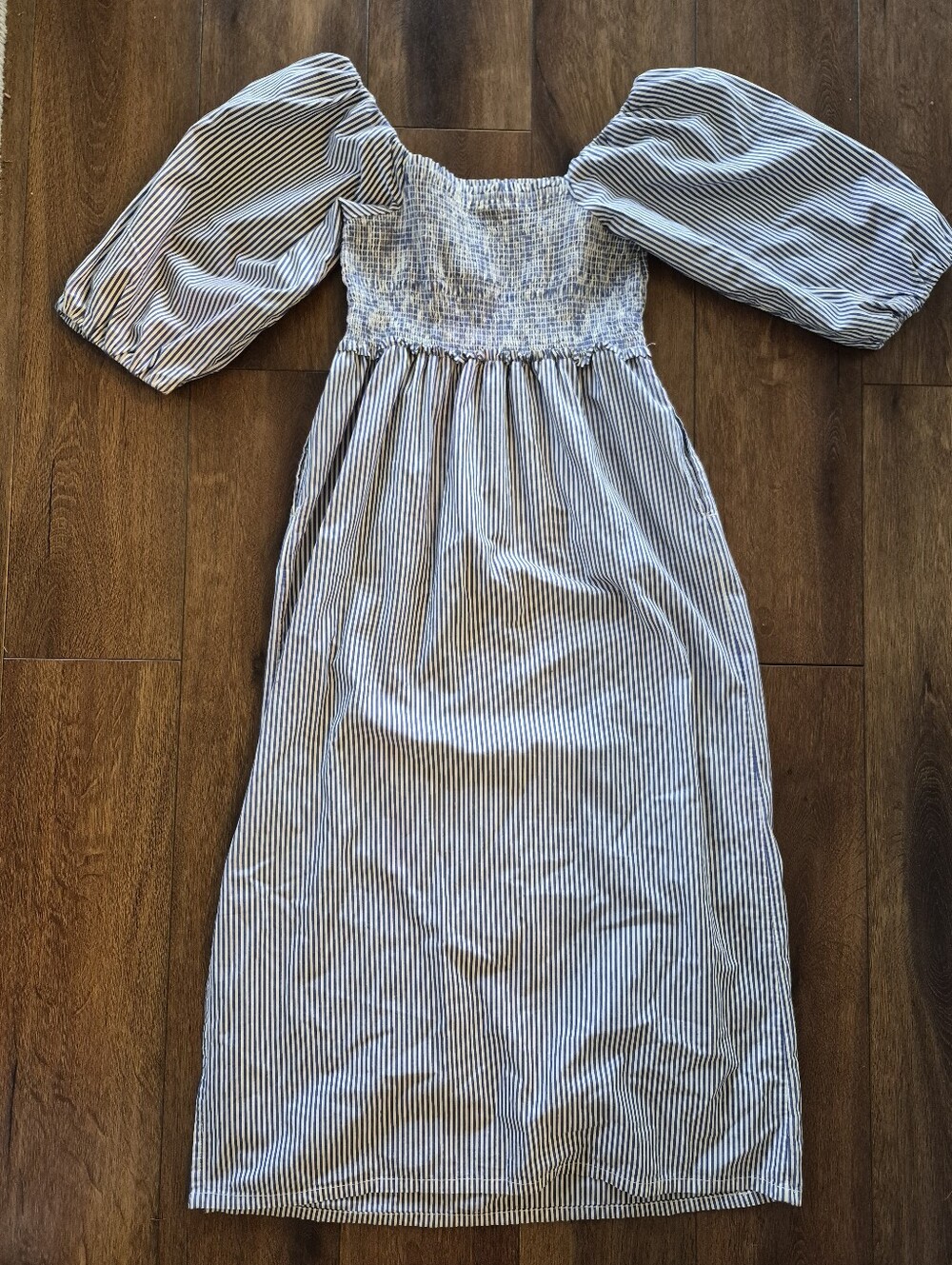 Free Assembly Women's Smocked Midi Dress Blue & White Sz S Convertible Sleeves - Picture 7 of 8